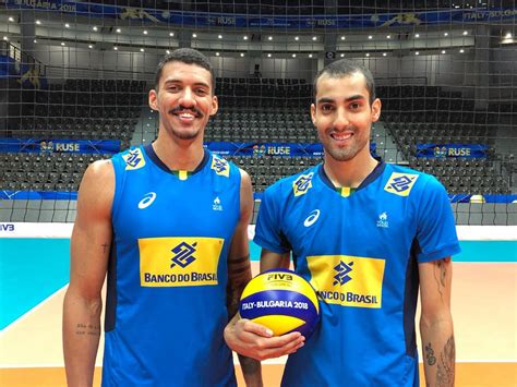 Além dos resultados da liga dos campeões 2020/2021 pode seguir em flashscore.pt mais de 1000 competições de futebol de mais de 90 países em todo o mundo! A vez dos novinhos: Brasil aposta em jovens ponteiros na estreia do Mundial | vôlei | ge