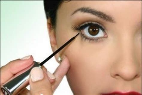 Quick Tips On Applying Liquid Eyeliner Eyeshadow