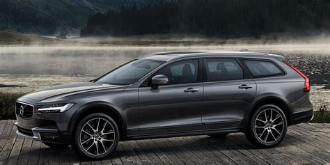 Sometimes the runners are referred to as harriers. 2017 Volvo V90 Cross Country Photos and Info - News - Car ...