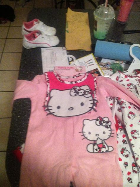 Is Hello Kitty Giving Me The Finger Lol Hello Kitty Kitty Lol