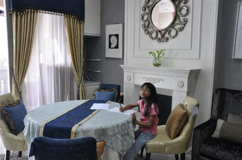 Stasiun tugu mulai beroperasi pada 20 juli 1887 dan merupakan salah satu stasiun yang cukup tua, serta memiliki arsitektur yang unik karena gedung stasiun berada di tengah kedua sisi rel kereta api, sedangkan bangunan menghadap ke jalan poros kota yogyakarta. KOS DAN BAHAN BINAAN MALAYSIA: Gambar rekaan baru langsir ...