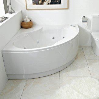 Corner bathtubs are easy to fit in small bathrooms due to their convenient shape. 50+ Corner Tubs For Small Bathrooms You'll Love in 2020 ...