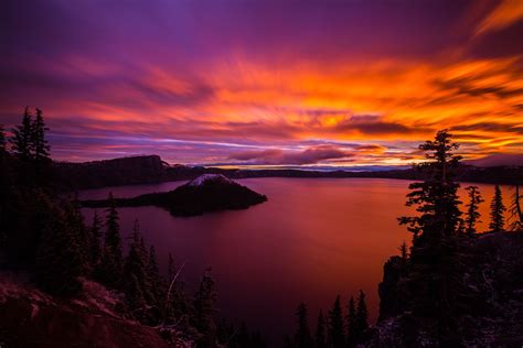 Sunrise Over Crater Lake And Wizard Island In Oregon Crater Lake