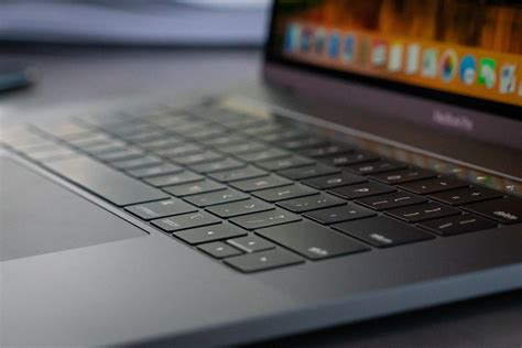 Apple 15 Inch 29ghz Macbook Pro Review A Laptop That Pro App Users