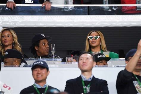 Beyoncé Jay Z Et Leur Fille Blue Ivy Réunis Dans Les Tribunes Du Super Bowl Elle