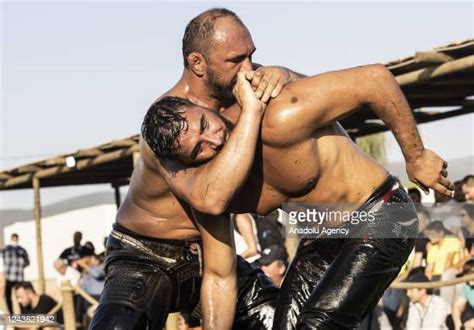 turkish oil wrestlers photos and premium high res pictures getty images