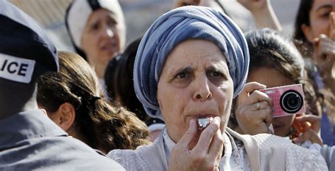 At Western Wall Showdown Between Two Womens Groups Jewish Telegraphic Agency