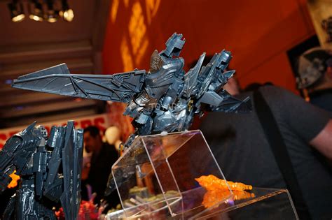 The key to saving our future lies buried in the secrets of the past, in the hidden history of transformers on earth. Toy Fair 2017 Transformers the Last Knight movie toys ...