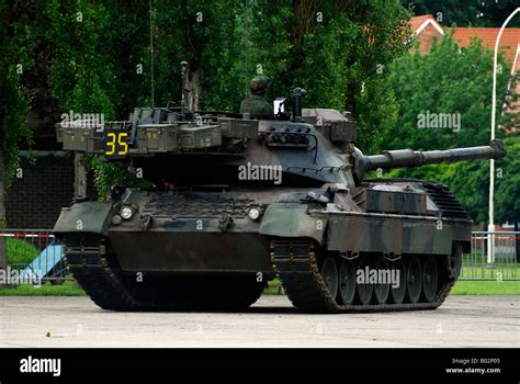 Leopard 1a5 Tanks Hi Res Stock Photography And Images Alamy
