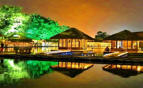 Akar Langit di Ungaran Ngopi di Tepi Sungai