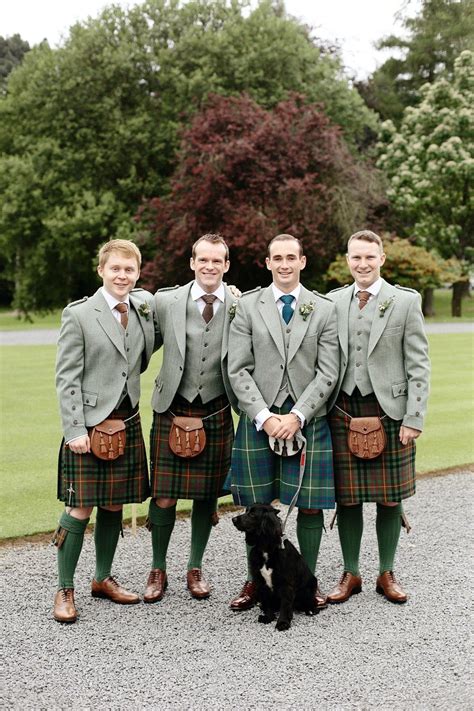 The Groom And Groomsmen Wear Kilts Photography By Dasha Caffrey Weddingsuitsgroom Kilt