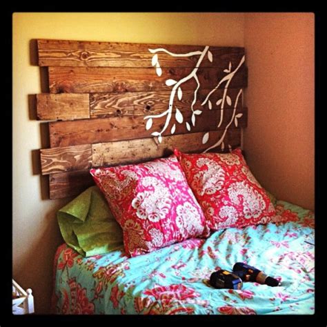 Since wood pallets don't always come in mint condition, this is a great way to use up one of your dirtier wood pallets. DIY Headboard From Wooden Pallets