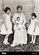 Mary of Teck mit ihren Enkeln im Jahr 1936, Prinzessin Elizabeth, links ...
