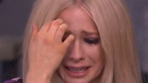 Avril Lavigne Breaks Down In Tears Discussing Lyme Disease Diagnosis During Tv Interview News