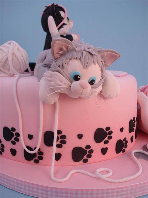 Pin By Itziar Arguello Lafuente On Cat Cake Kitten Cake Cat Cake