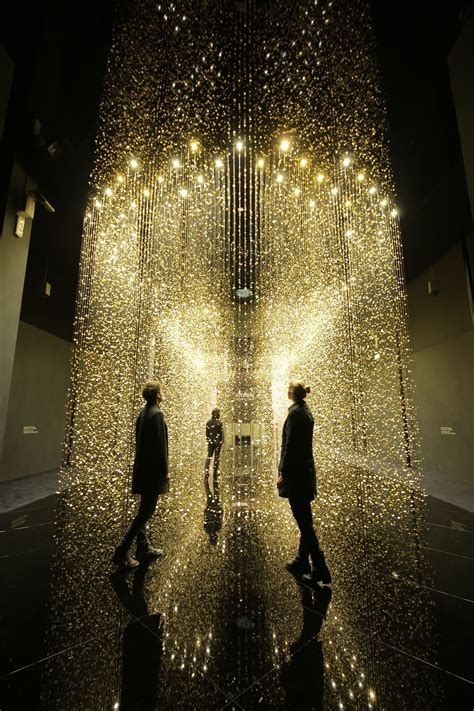 Light Art Installation 的图片搜索结果 Light Luz Vitrine Design Art Public