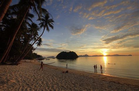 las cabanas beach in el nido palawan