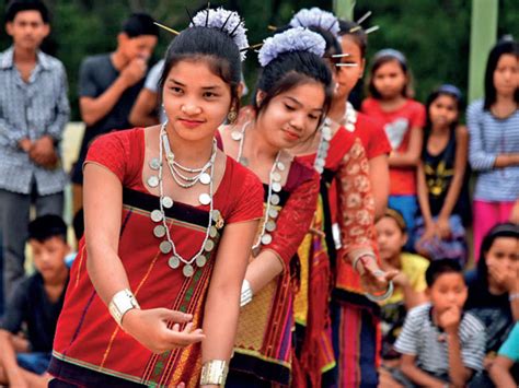 Traditional Dress Of Arunachal Pradesh For Men And Women Lifestyle Fun