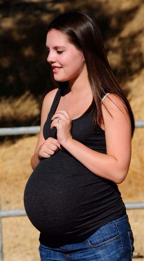 Pin By Luke Deterding On Luke In 2023 Pretty Pregnant Pregnant Women Pregnant Model