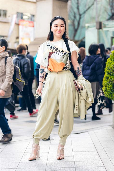 the best street style from tokyo fashion week fall 2019 our street snaps from tokyo fashion