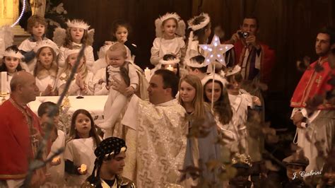 La première dame, mme dominique ouattara à la messe de minuit. messe de Noel de Porto Vecchio 2014 - YouTube