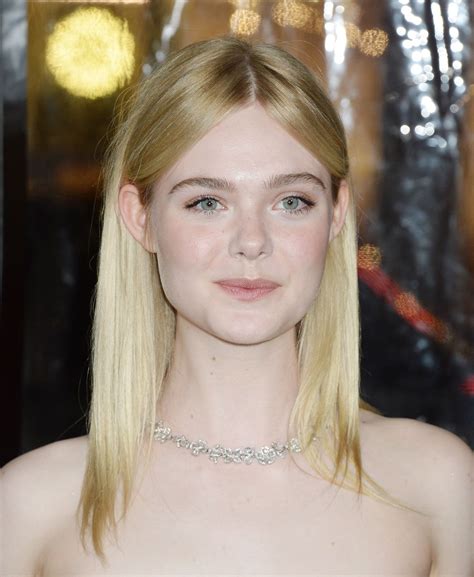 Elle Fanning At ‘live By Night Premiere In Hollywood 01092017