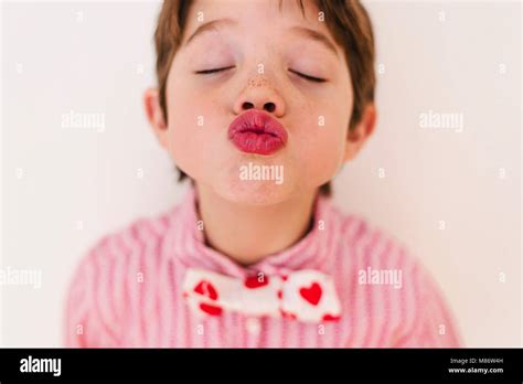 Child Kissing Lips Fotos E Imágenes De Stock Alamy