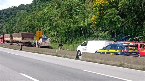 Uma Pessoa Morre Em Grave Acidente Envolvendo Quatro Caminhões No Km 39