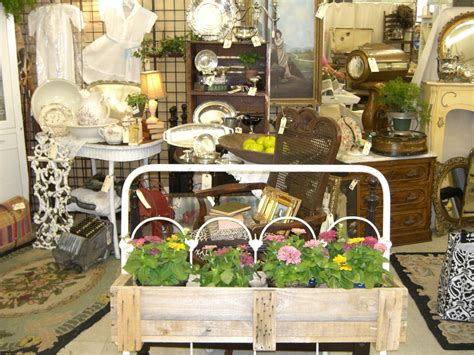 Creative scotland is the public body that supports the arts, screen and creative industries across all parts of scotland on behalf of everyone who lives, works or… CREATIVE STYLE: Scott Antique Market | Antique market, Furniture restoration projects ...