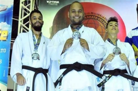 Feirenses ganham medalha de prata no Brasileiro de karatê e garantem vaga em mundial Acorda