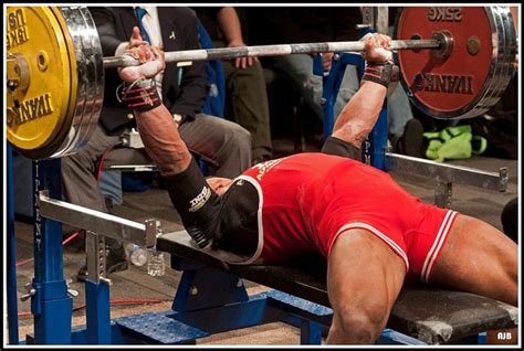 Different Bench Press Grips And What They Do •