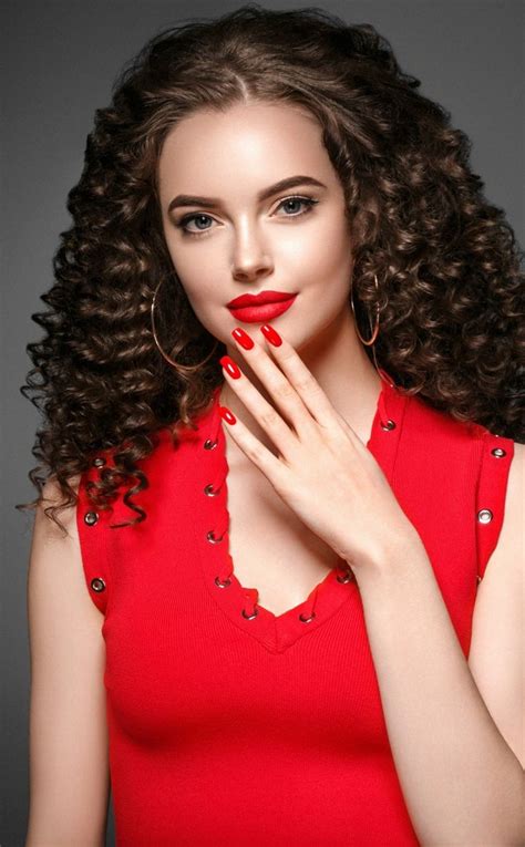 Red Top Brunette Beautiful Woman 950x1534 Wallpaper Beauty Girl