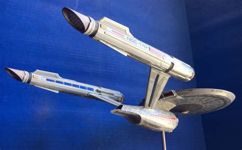 Review Polar Lights ‘star Trek Discovery Uss Enterprise Model