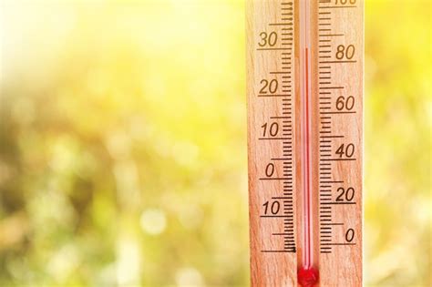 Termometro Che Visualizza Temperature Elevate Di 30 Gradi Nel Giorno Di
