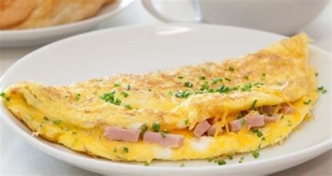Omelette Traditionnelle Au Fromage Aux Fourneaux