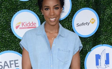 Kelly Rowland S White Jeans And Waist Knot Lainey Gossip Lifestyle