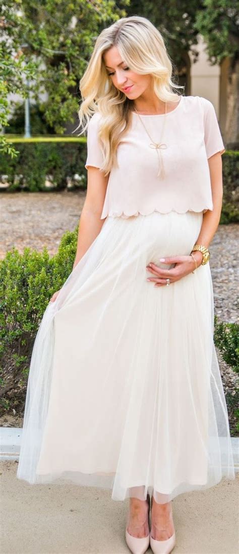 A baby shower serves as a pleasant diversion from all the craziness and a fun time for the guest of honor to show off her ever adorable baby bump. Stunning Outfit Ideas For Your Baby Shower | Scalloped ...