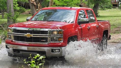 Chevrolets Redesigned Silverado Picks Up The Pickup Pace
