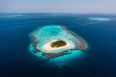 Deserted Island Pictures Download Free Images On Unsplash