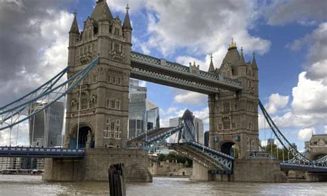 Traffic Chaos In London After Tower Bridge Gets Stuck Open