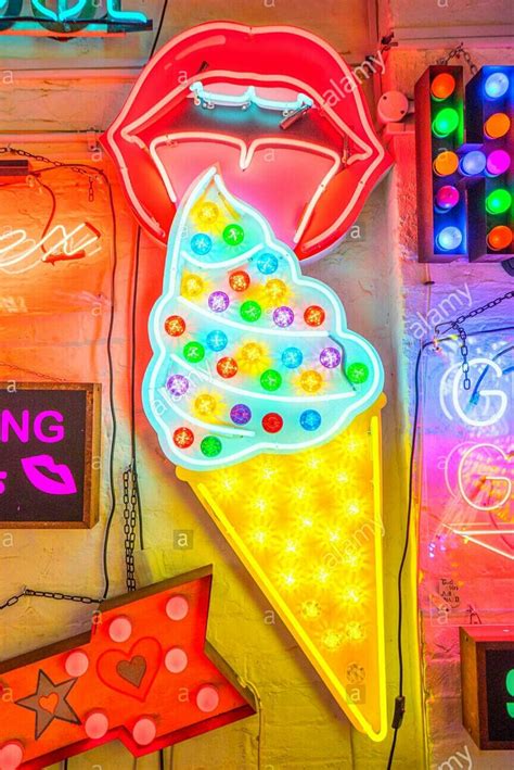 Pin By Bob Hughes On Neon Signs And Art Neon Sign Art Neon Words Neon