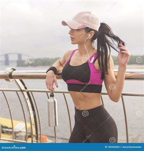 Brunette Slim Adult Fit Sporty Caucasian Woman In Sportswea Stock Image