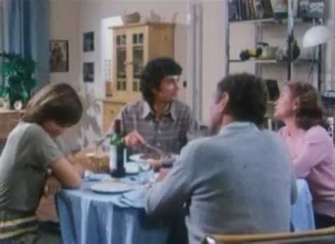 Chez michel lafon, la comédienne signe un livre cd intitulé les contes de ma maman, l'occasion de recevoir les journalistes belges de sudpresse, de donner des nouvelles et dire qu'elle sera bientôt de. Saison 2 / Episodes de la série Pause Café - Joëlle Mazart ...