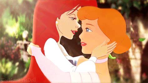 Disney Princesses Kissing Each Other