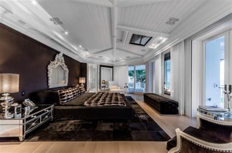 Maison de star, idée déco maison, cuisines maison, maison moderne, cuisine luxe, cuisine moderne, maison de celine dion, maison en floride, maisons de people. Celine Dion Selling Her "Waterpark House" in Florida ...