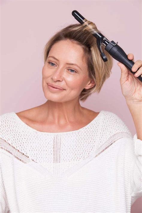 From the pink foam curlers i grew up with to a product that has caught here's a great (and funny) curlformers tutorial for short hair: Tutorial: How to Curl Short Hair in 2 Ways