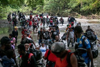 El paso de migrantes por la selva del Darién se encamina a romper todos