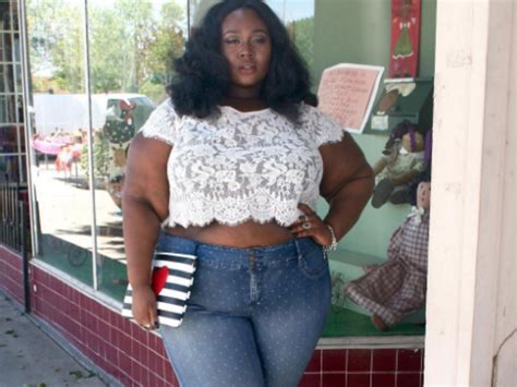 Plus Size Model Simone Mariposa S Wewearwhatwewant Movement Gets Women In Clothes Bodyshamers