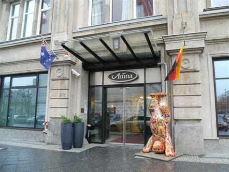 Mar 30, 2021 · adina apartment checkpoint charlie if you prefer to stay in an apartment, this is the best option near checkpoint charlie. "Hoteleingang " Adina Apartment Hotel Berlin Checkpoint ...