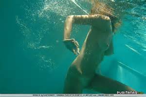 Imagenes Submarinas De Una Chica Desnuda